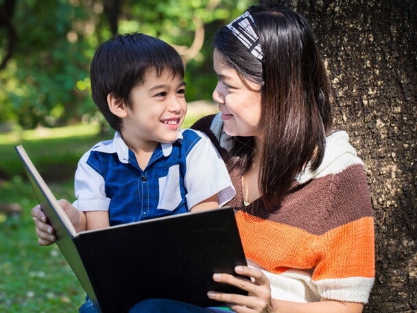 Print Books Foster Better Interactions Between Parent-Toddler Than E-Books
